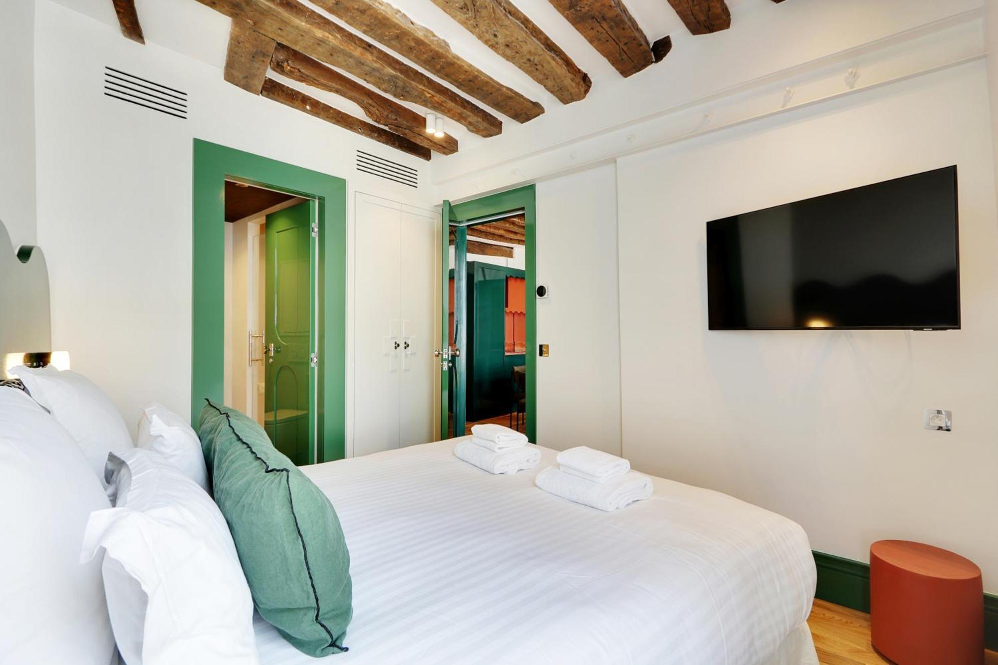 Paris Home Collection Serviced Apartments In Notre Dame - Rue Savoie Exterior photo