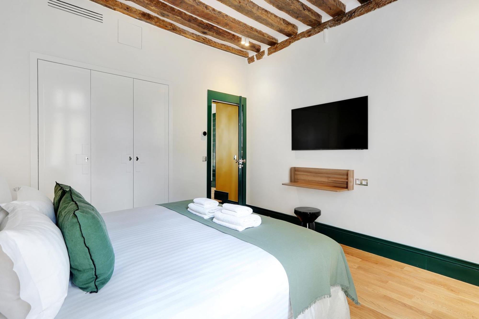 Paris Home Collection Serviced Apartments In Notre Dame - Rue Savoie Exterior photo